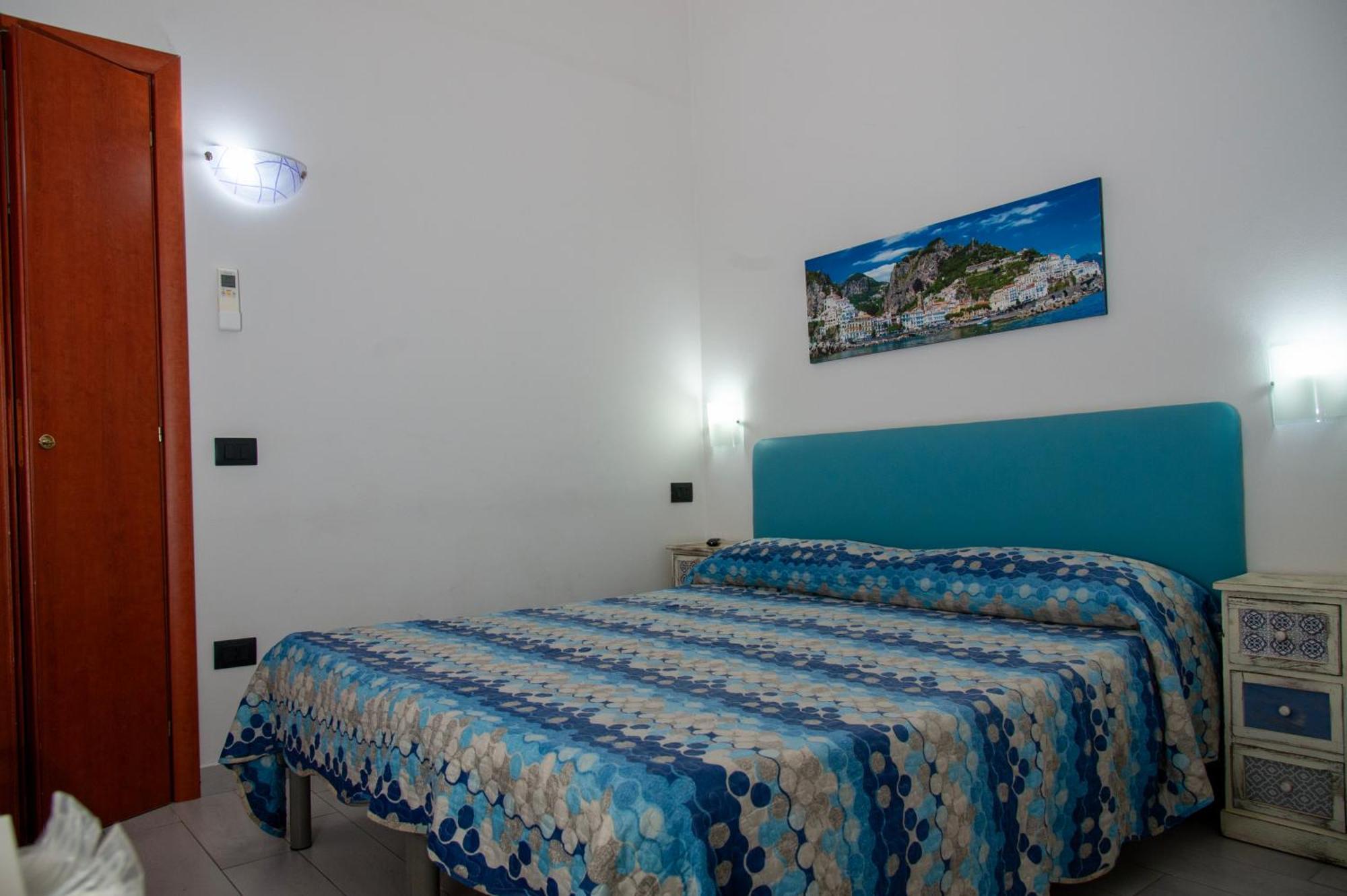 Apartamento Palazzo Carafa Della Spina Nápoles Exterior foto