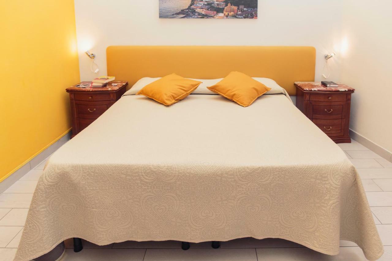 Apartamento Palazzo Carafa Della Spina Nápoles Exterior foto